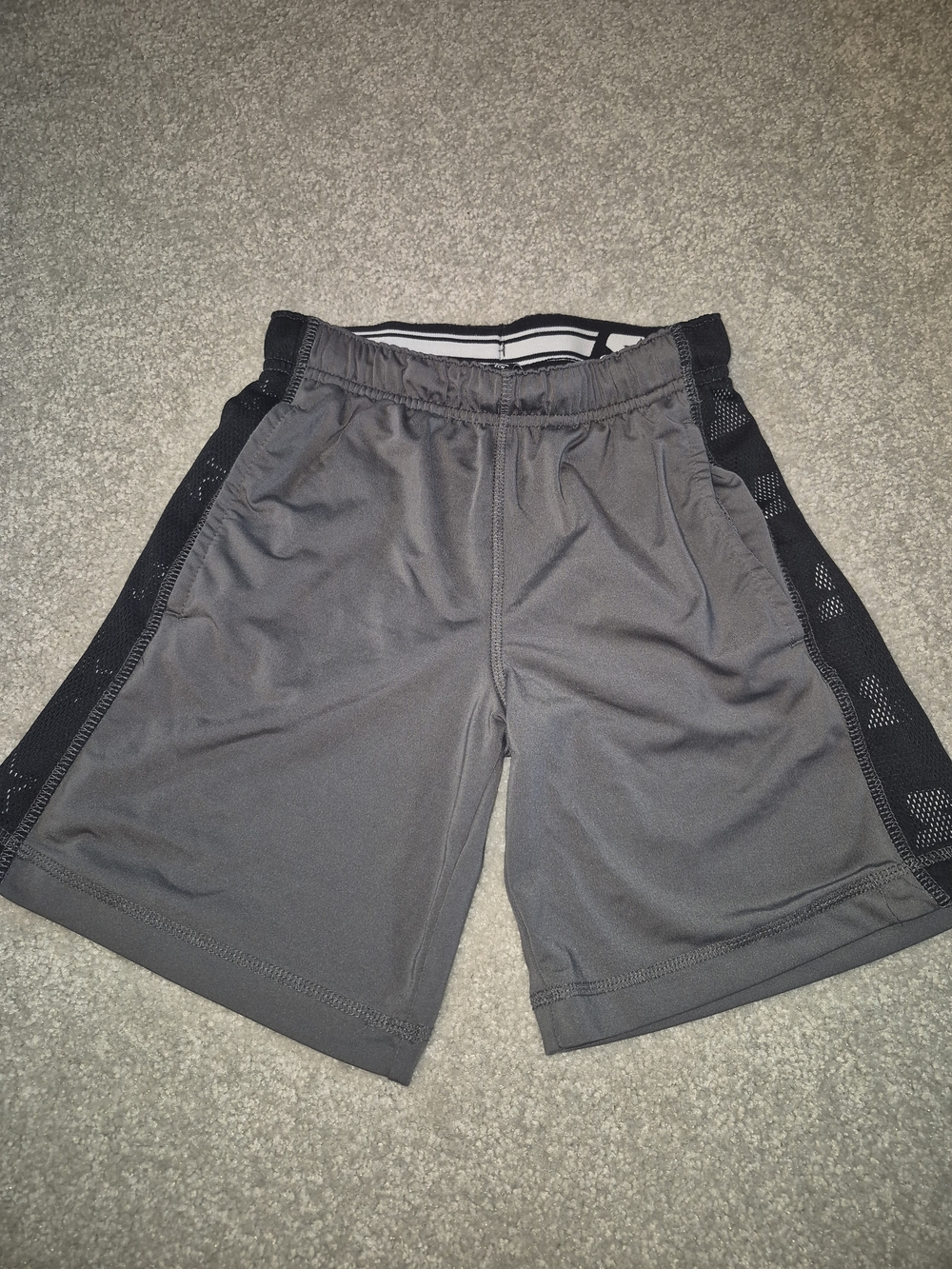 STARTER Boys Gray Athletic Mesh-Trim Shorts XS